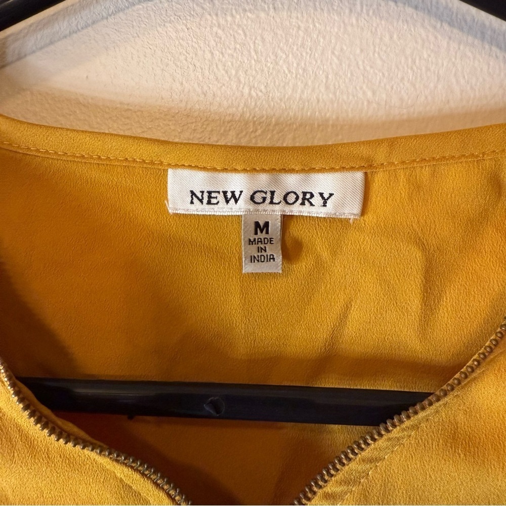 Casual Yellow Mini Dress with Crew Neck and Raglan Sleeves - Picture 3 of 4